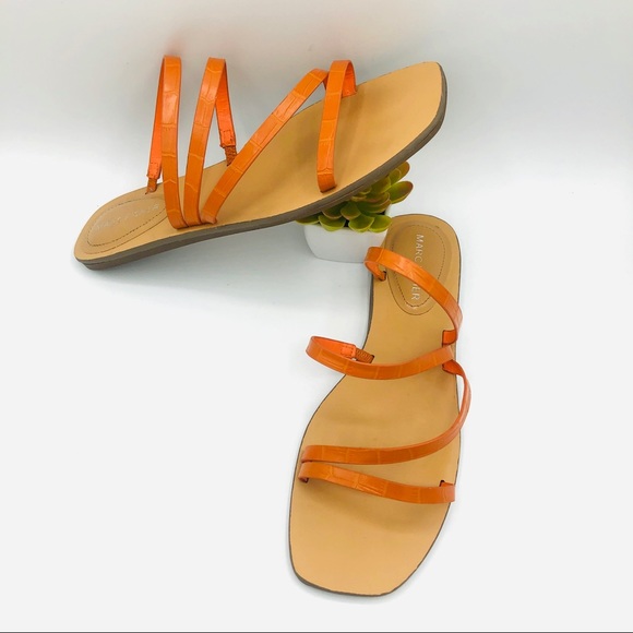 Marc Fisher Strappy Flats Slip on Sandals - Picture 7 of 8